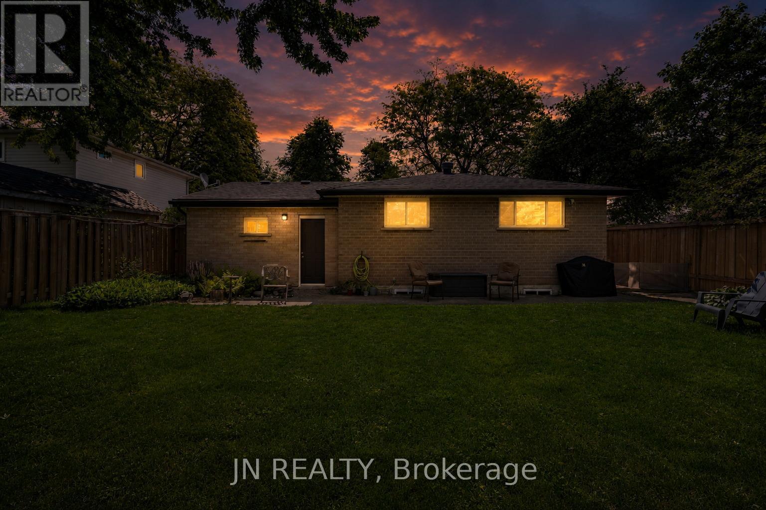 32 Barkwood Court, Brampton, Ontario  L6V 2C3 - Photo 38 - W13483846