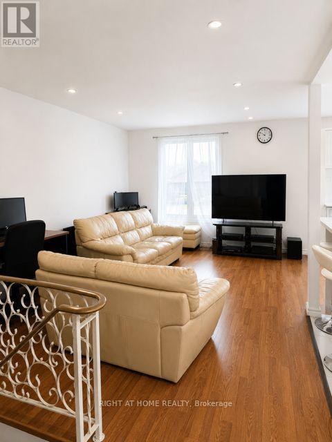 7431 Jubilee Drive, Niagara Falls, Ontario  L2G 7J2 - Photo 3 - X13469936