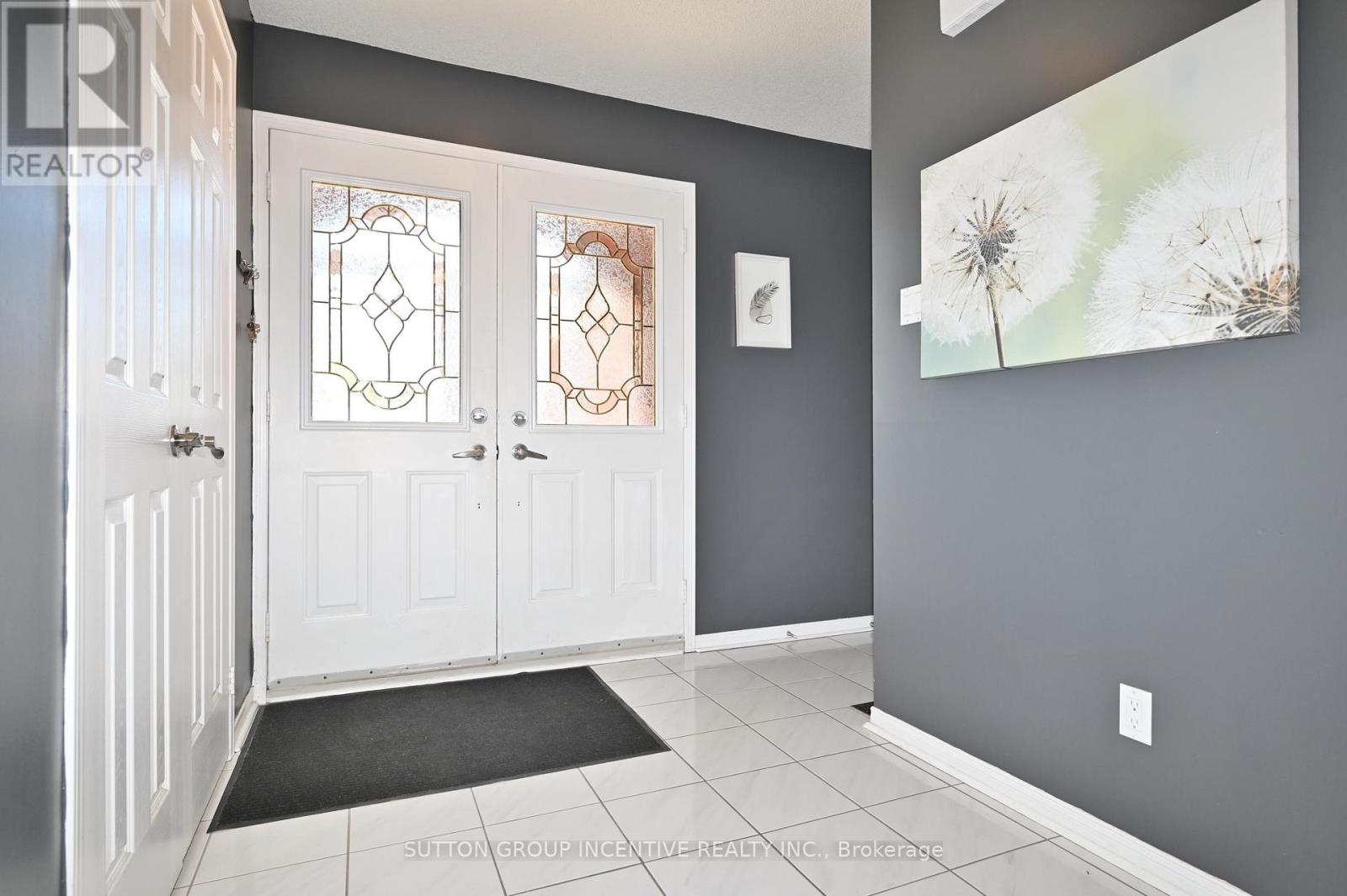98 Cardinal Street, Barrie, Ontario  L4M 6E3 - Photo 3 - S13485014