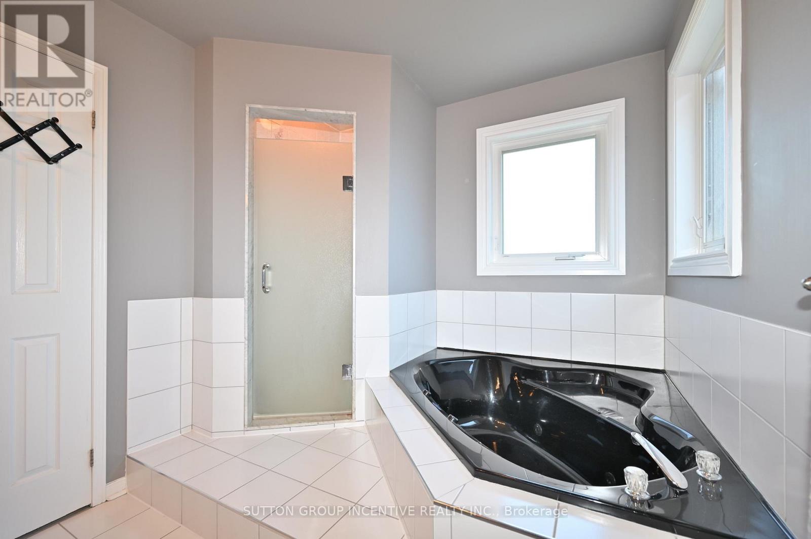 98 Cardinal Street, Barrie, Ontario  L4M 6E3 - Photo 31 - S13485014