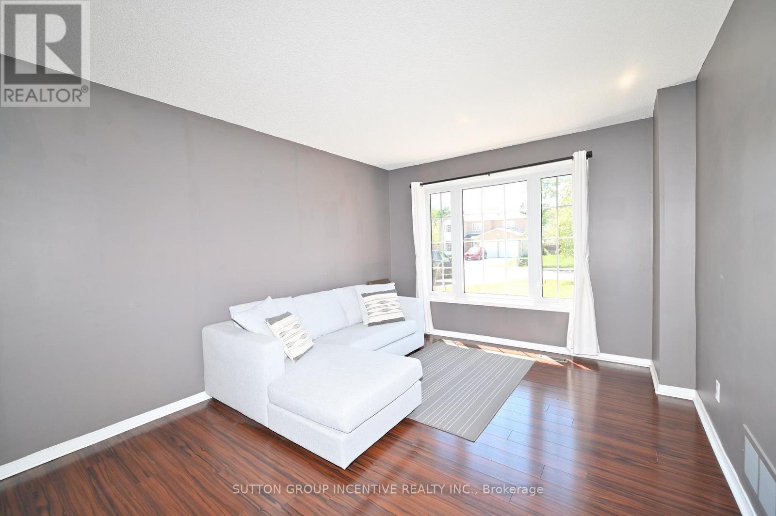 98 Cardinal Street, Barrie, Ontario  L4M 6E3 - Photo 5 - S13485014
