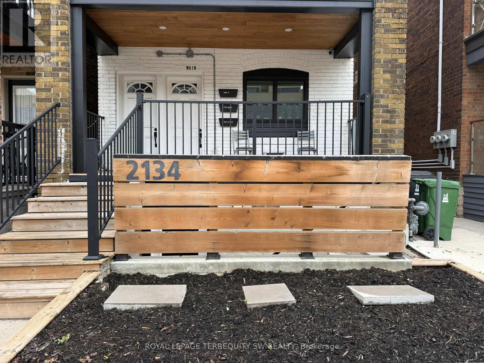 1 Lower - 2134 Dundas Street W, Toronto, Ontario  M6R 1X2 - Photo 2 - W13476932