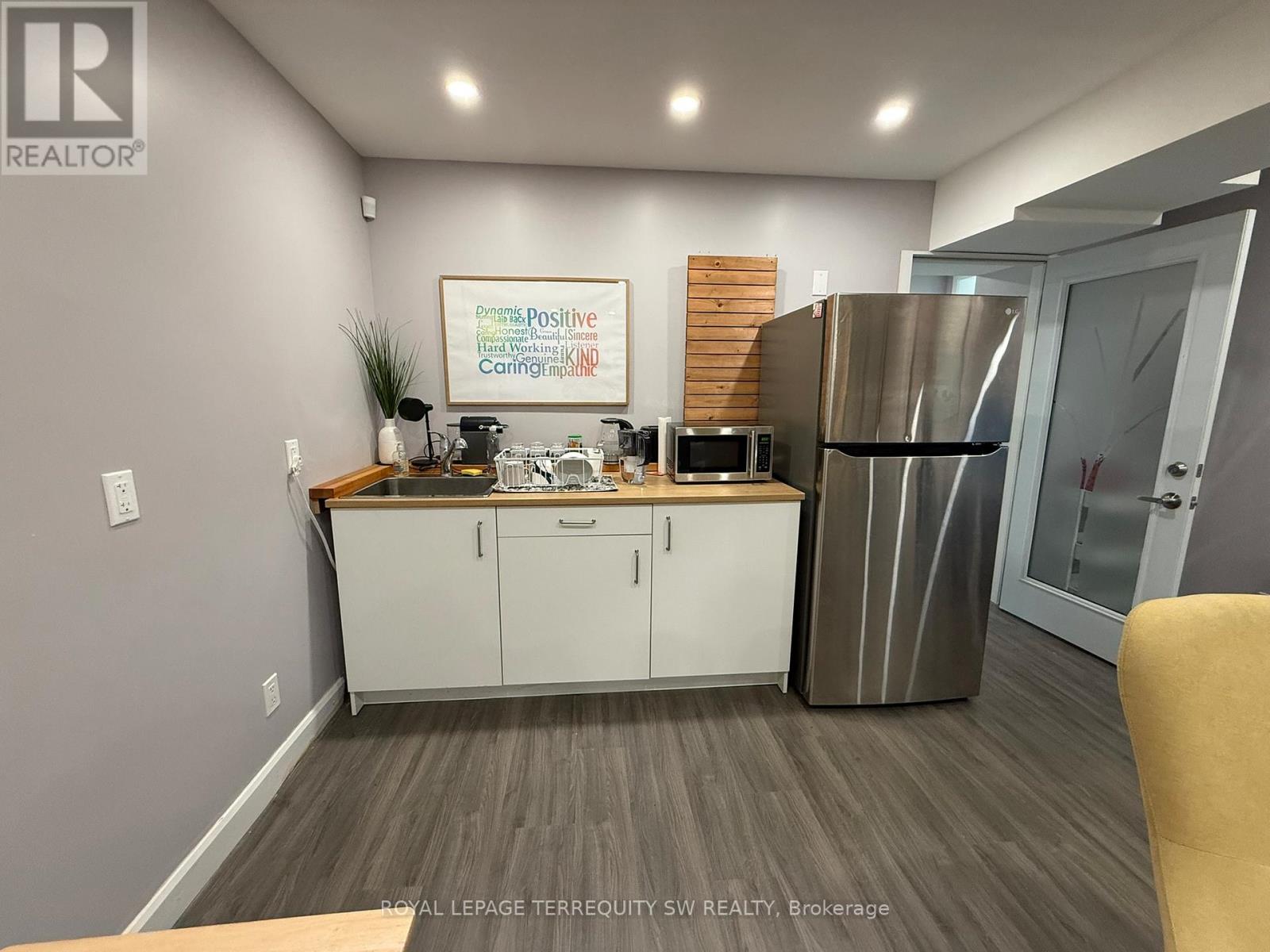 1 Lower - 2134 Dundas Street W, Toronto, Ontario  M6R 1X2 - Photo 14 - W13476932