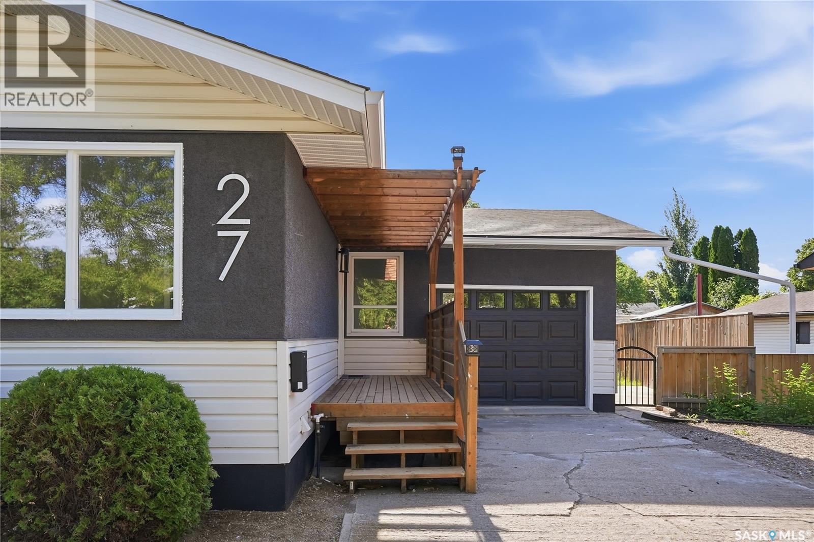 27 Walker Crescent, Saskatoon, Saskatchewan  S7L 4H7 - Photo 3 - SK040529