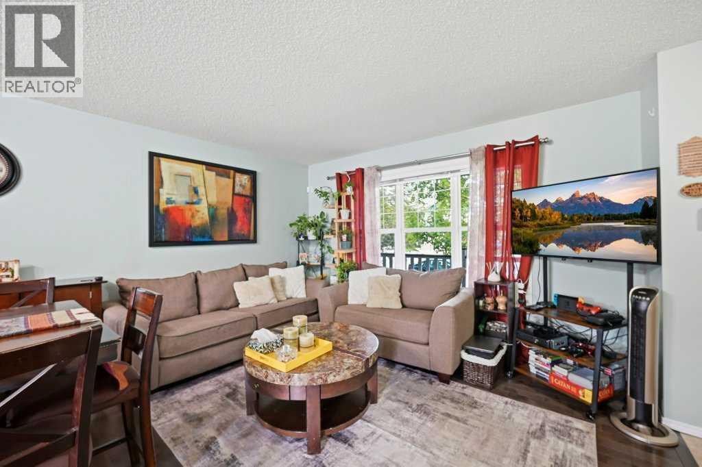 319 Everstone Drive Sw, Calgary, Alberta  T2Y 5A2 - Photo 9 - A2322552