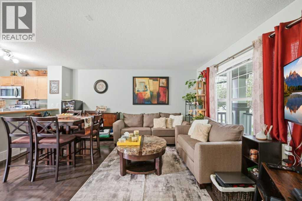 319 Everstone Drive Sw, Calgary, Alberta  T2Y 5A2 - Photo 8 - A2322552