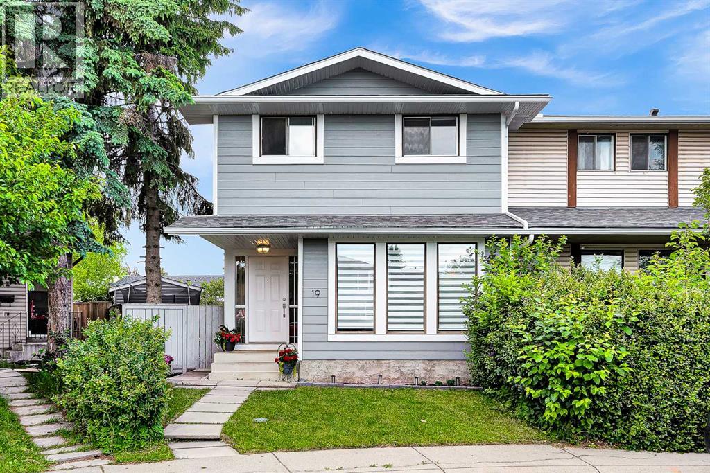 19 Templeton Bay Ne, Calgary, Alberta  T1Y 4l4 - Photo 1 - A2323093