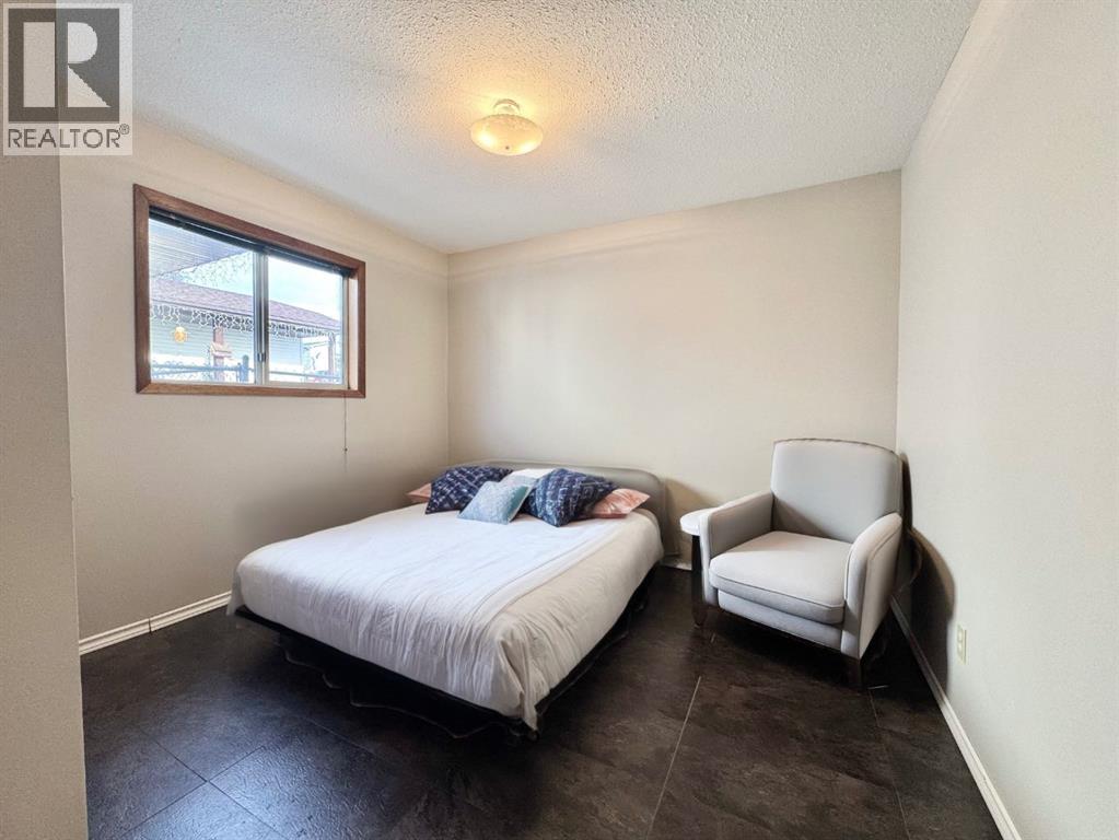 21 Tressa Street, Swan Hills, Alberta  T0G 2C0 - Photo 10 - A2286176