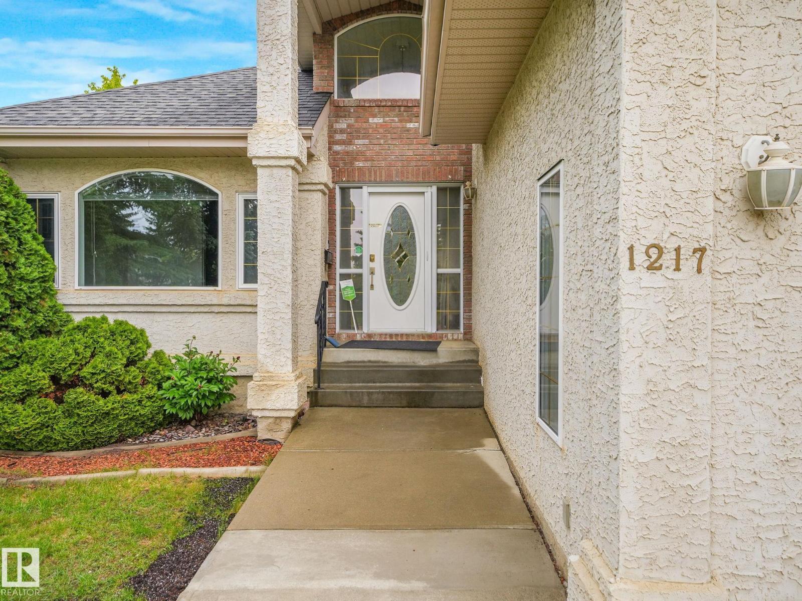 1217 115a St Nw, Edmonton, Alberta  T6J 6Z3 - Photo 7 - E4489084