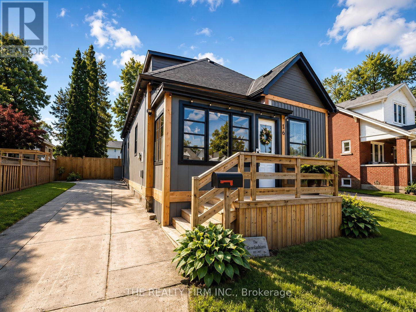 16 WEST AVENUE W, St. Thomas, Ontario