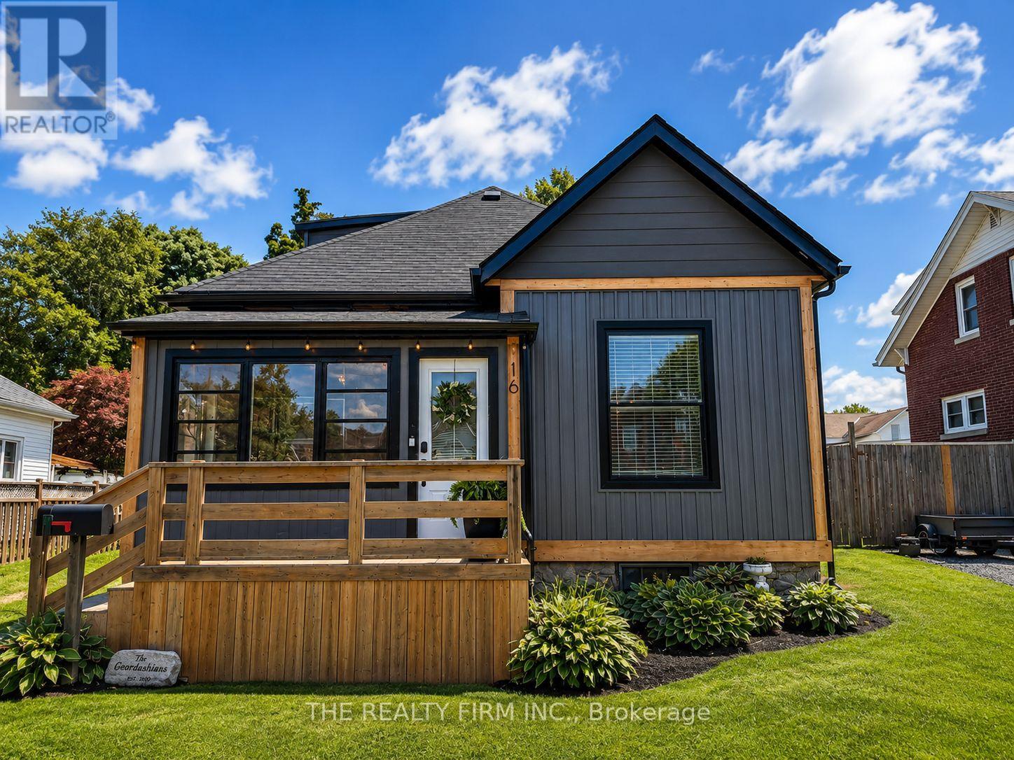 16 West Avenue W, St. Thomas, Ontario  N5R 3P5 - Photo 2 - X13485170