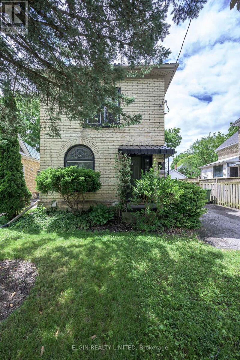 25 Locust Street, St. Thomas, Ontario  N5R 2C2 - Photo 2 - X13485300