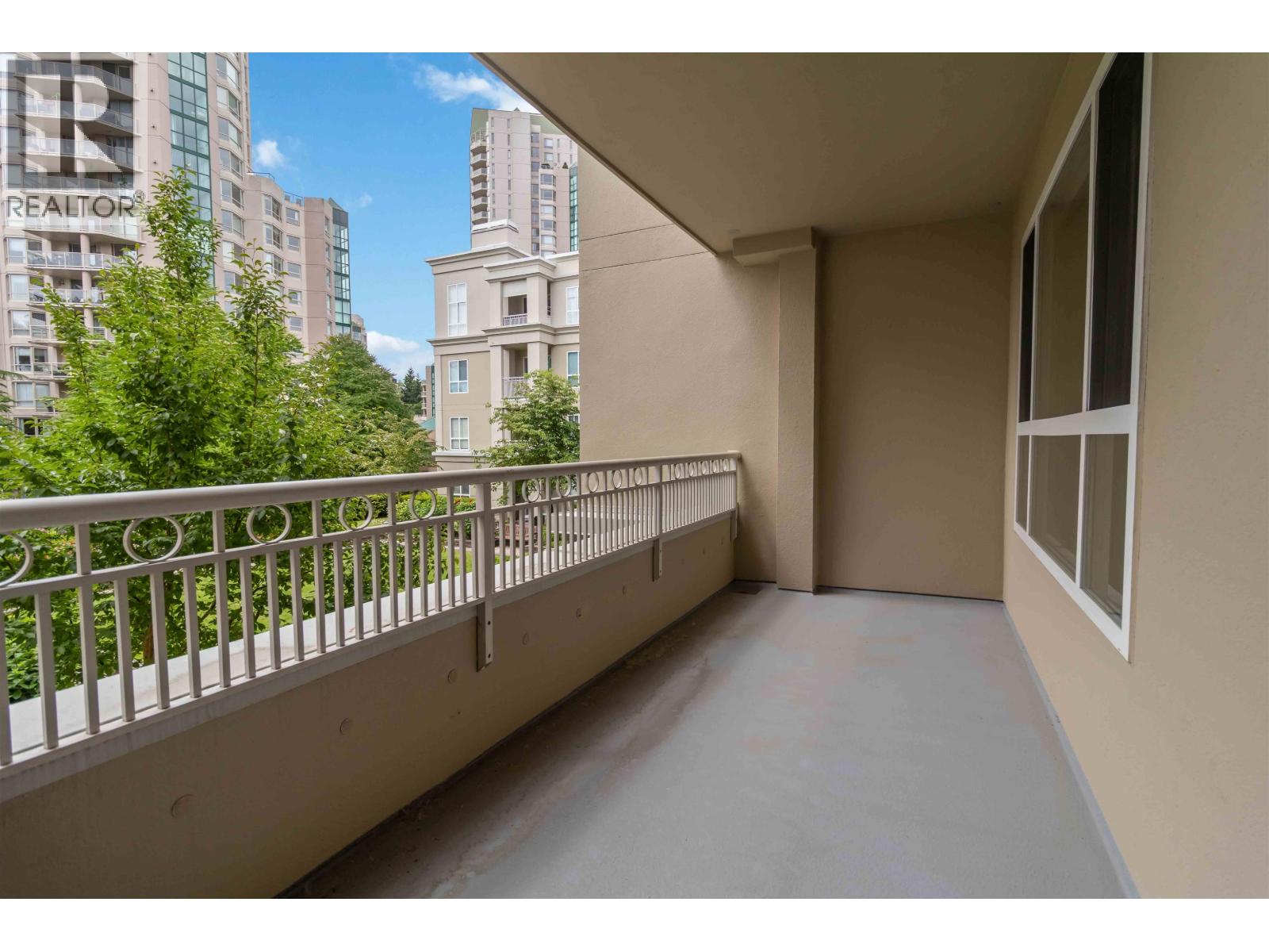 226 3098 Guildford Way, Coquitlam, British Columbia  V3B 7W8 - Photo 3 - R3132366