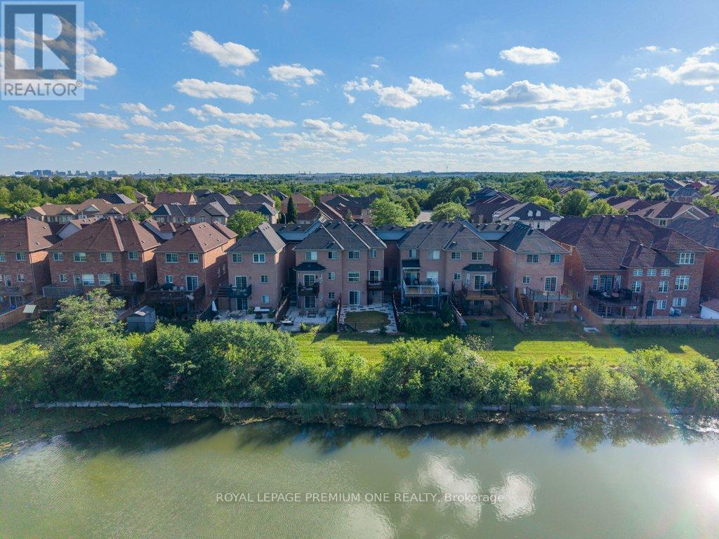 13 SUMMITRIDGE COURT, Brampton, Ontario
