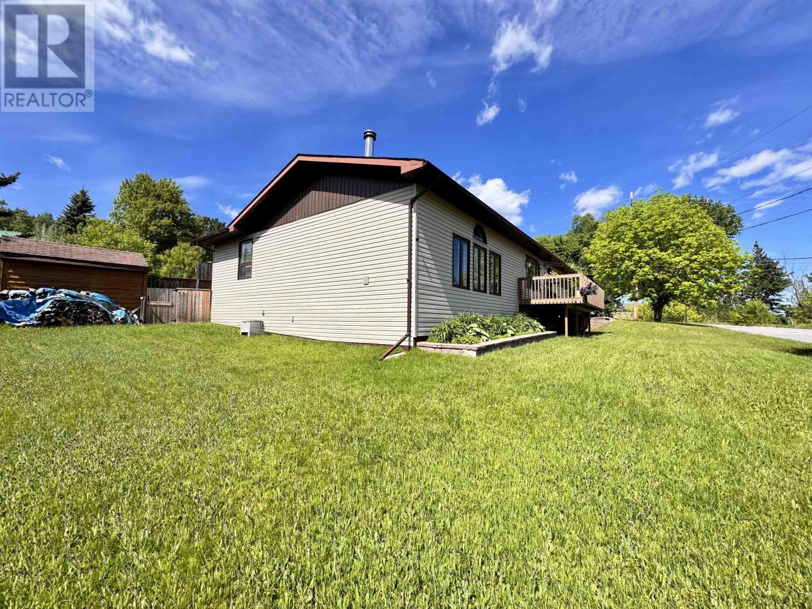 17 Kenora Rd, Red Lake, Ontario  P0V 2M0 - Photo 2 - TB2601676