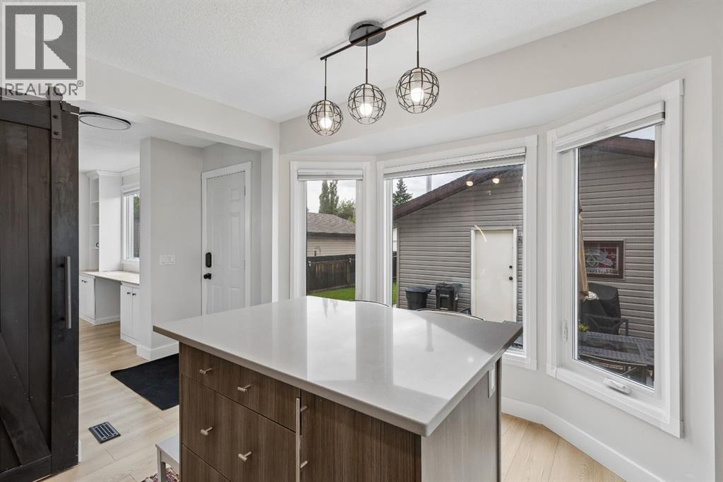 2129 Summerfield Boulevard SE, Airdrie, Alberta  T4B 1X2 - Photo 9 - A2319253