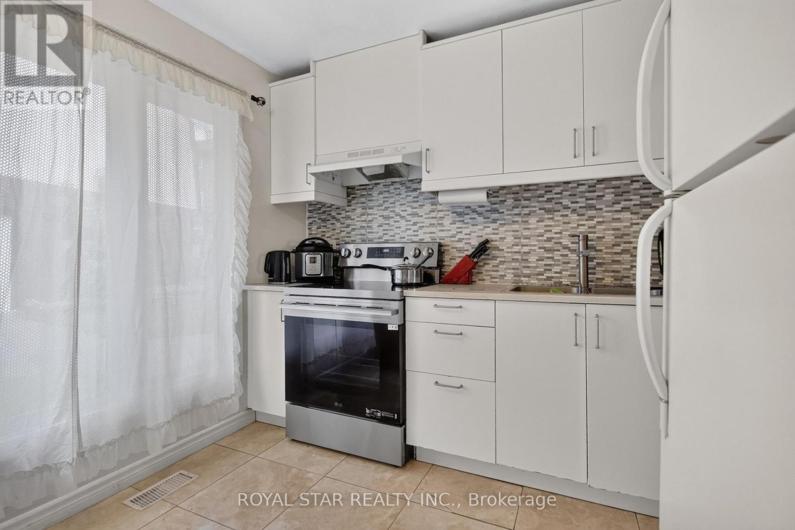 5 - 3333 MCCARTHY ROAD - Photo 15