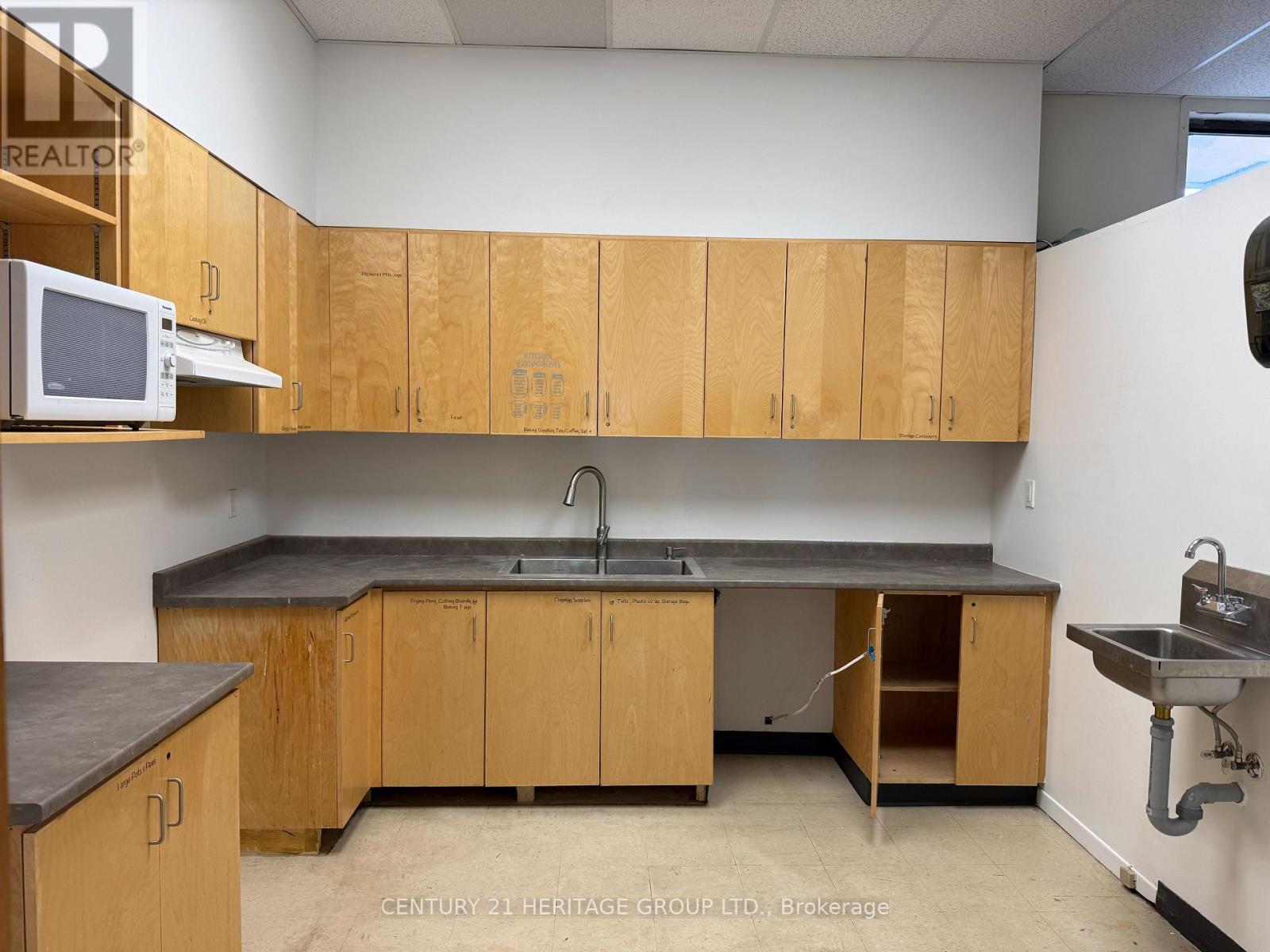 3-7 - 204 Simcoe Avenue, Georgina, Ontario  L4P 3S6 - Photo 6 - N12348754