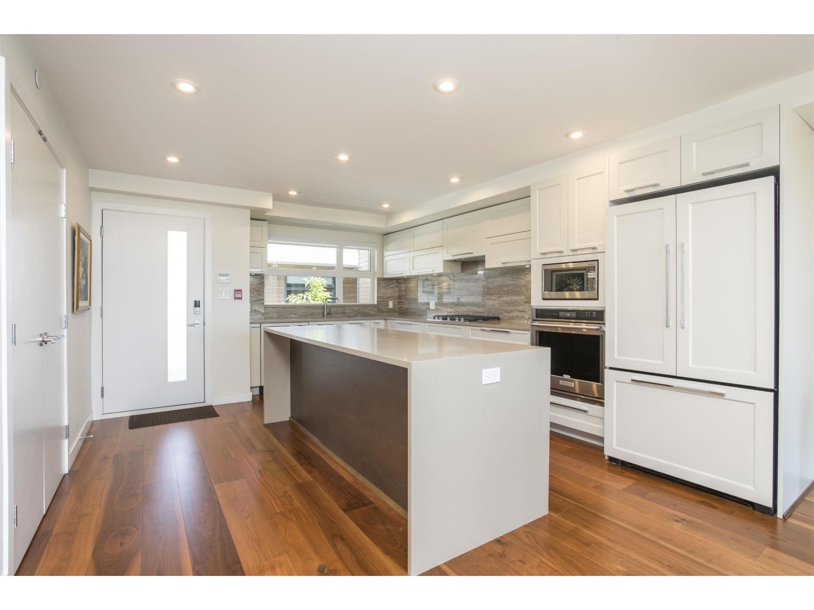402 1160 Oxford Street, White Rock, British Columbia  V4B 0B3 - Photo 3 - R3139022
