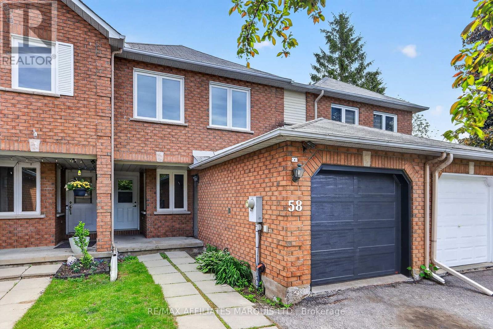 58 Robarts Crescent, Ottawa, Ontario K2L 4A5 - Photo 2 - X13485076