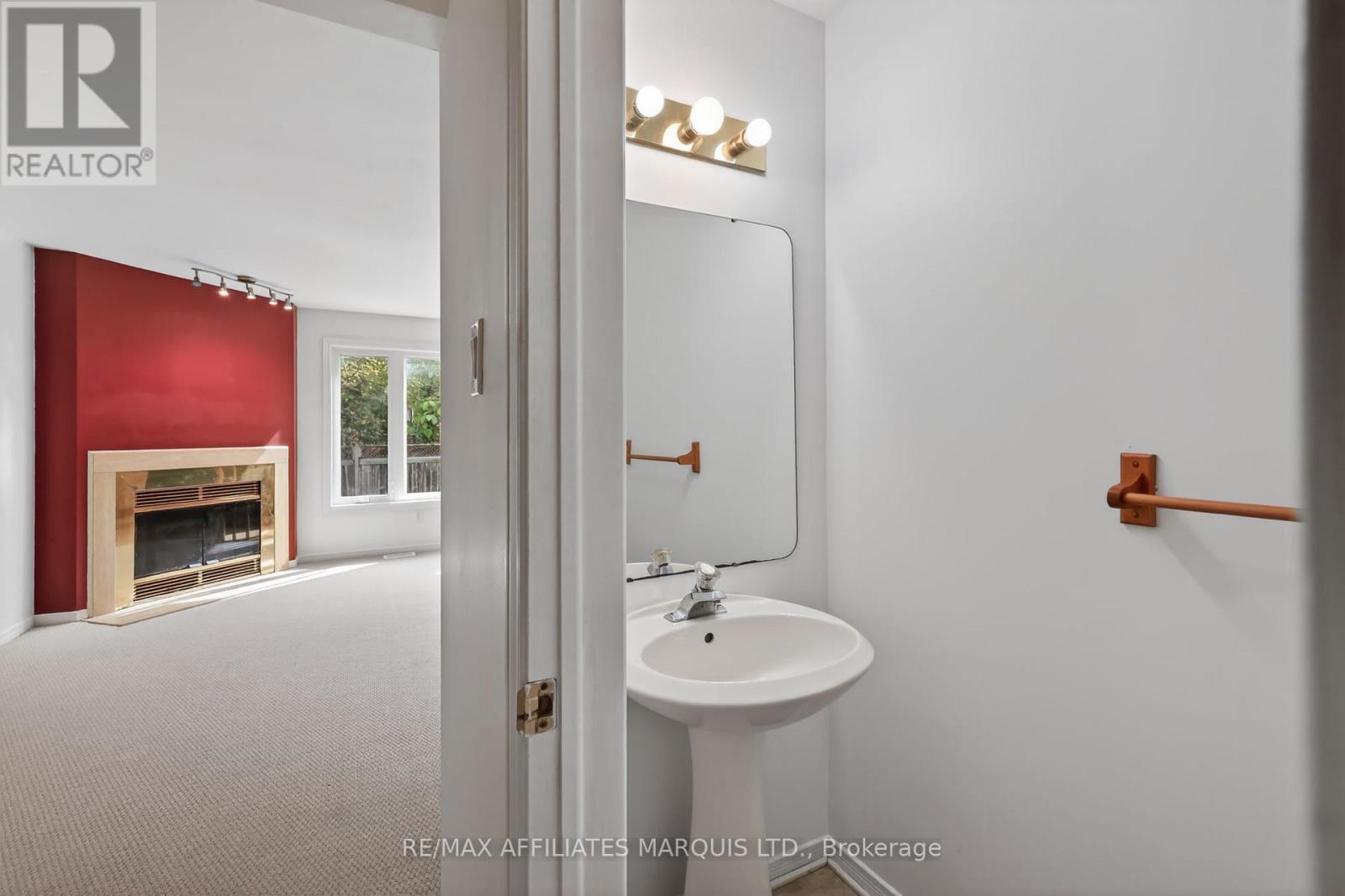 58 Robarts Crescent, Ottawa, Ontario K2L 4A5 - Photo 5 - X13485076