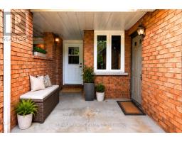 58 ROBARTS CRESCENT, Ottawa, Ontario