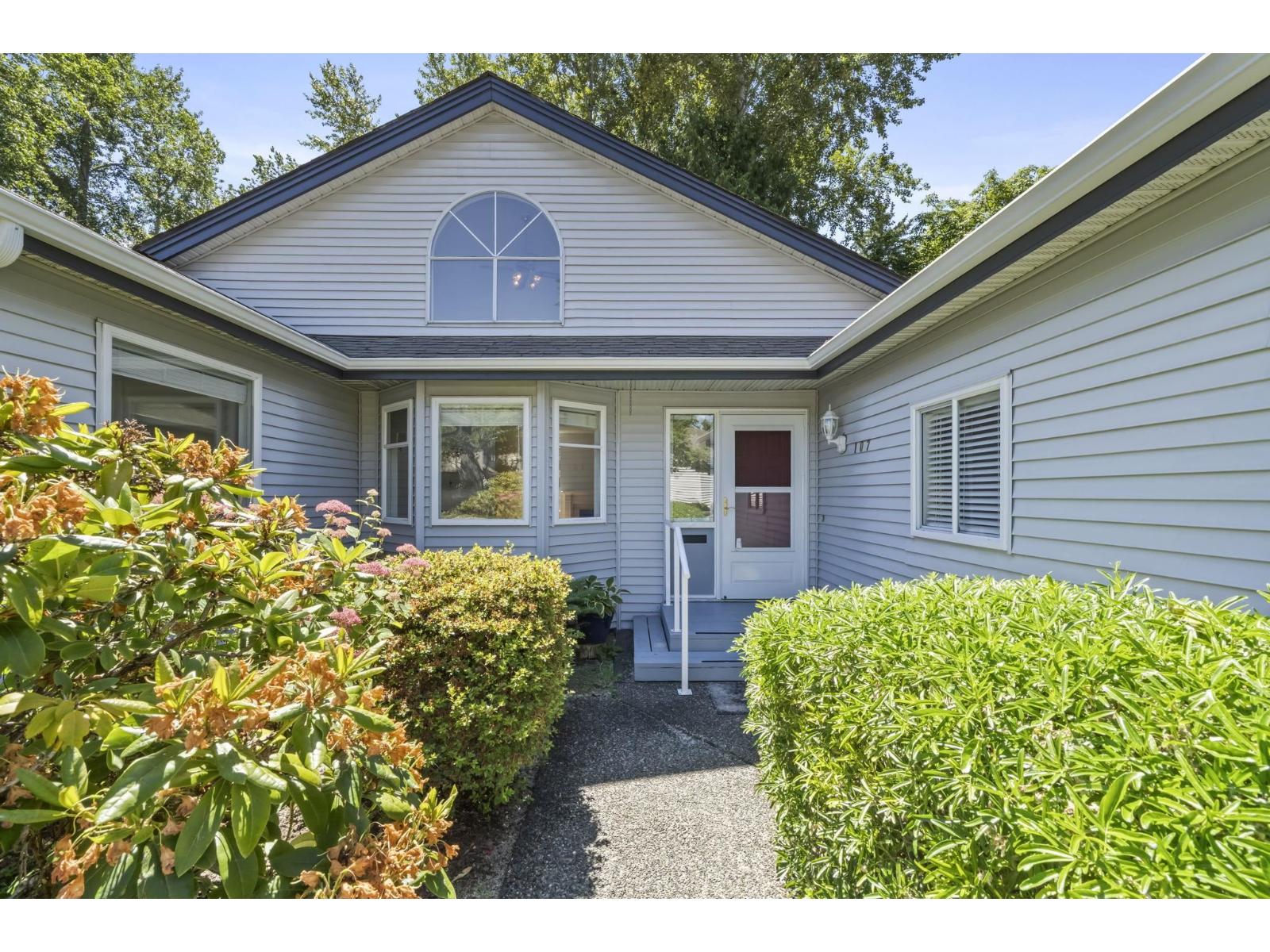 107 1744 128 Street, Surrey, British Columbia  V4A 3V4 - Photo 2 - R3139575