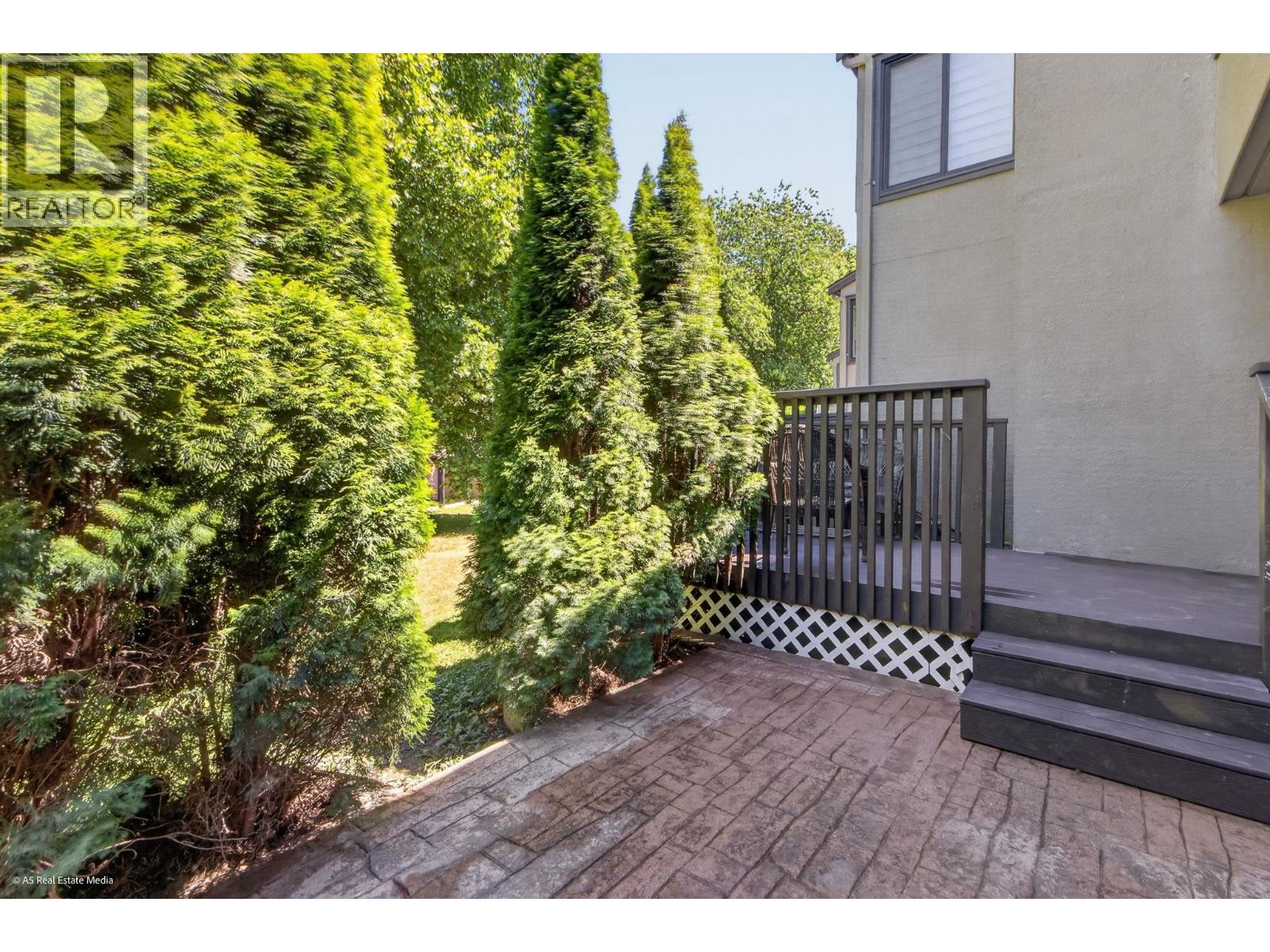8557 Woodridge Place, Burnaby, British Columbia  V5A 4B3 - Photo 27 - R3139054