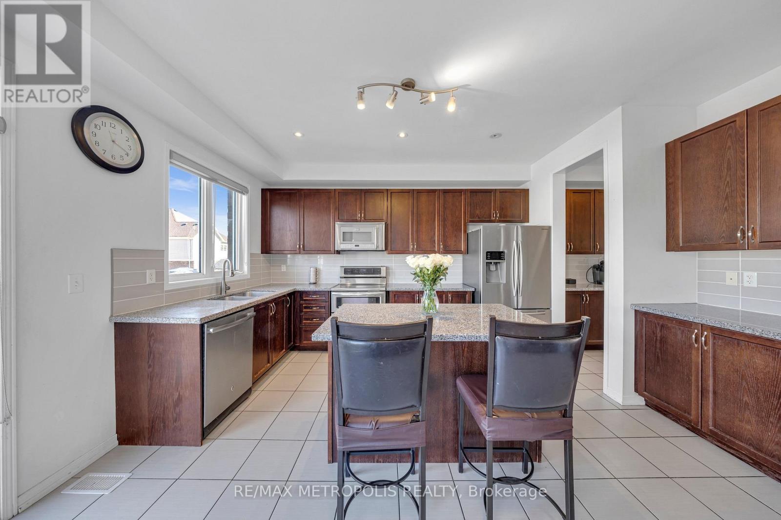 118 Cauthers Crescent, New Tecumseth, Ontario  L9R 0L1 - Photo 18 - N13485154