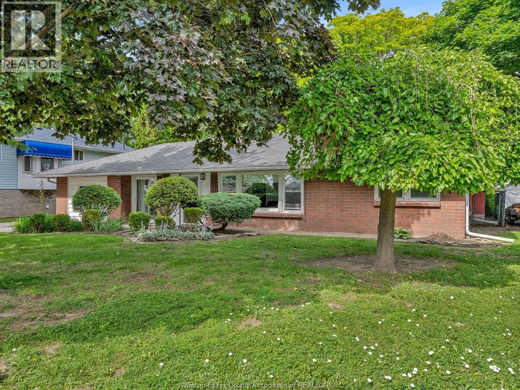 3278 CLEMENCEAU, Windsor, Ontario