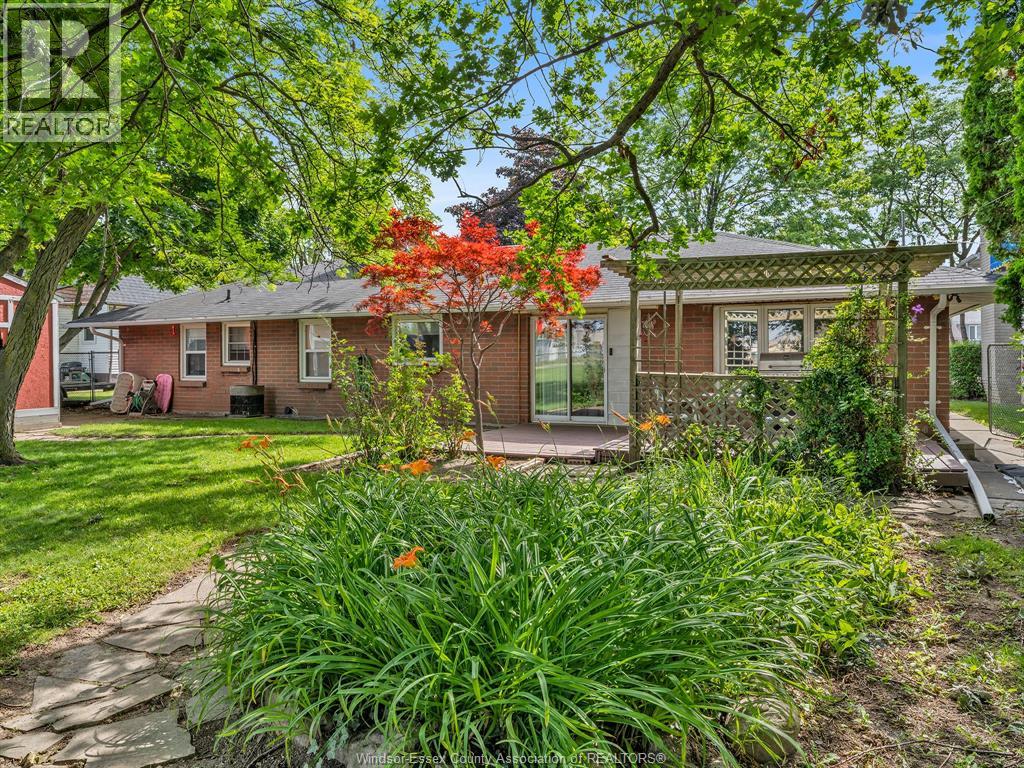 3278 Clemenceau, Windsor, Ontario  N8T 2R7 - Photo 7 - 26015106