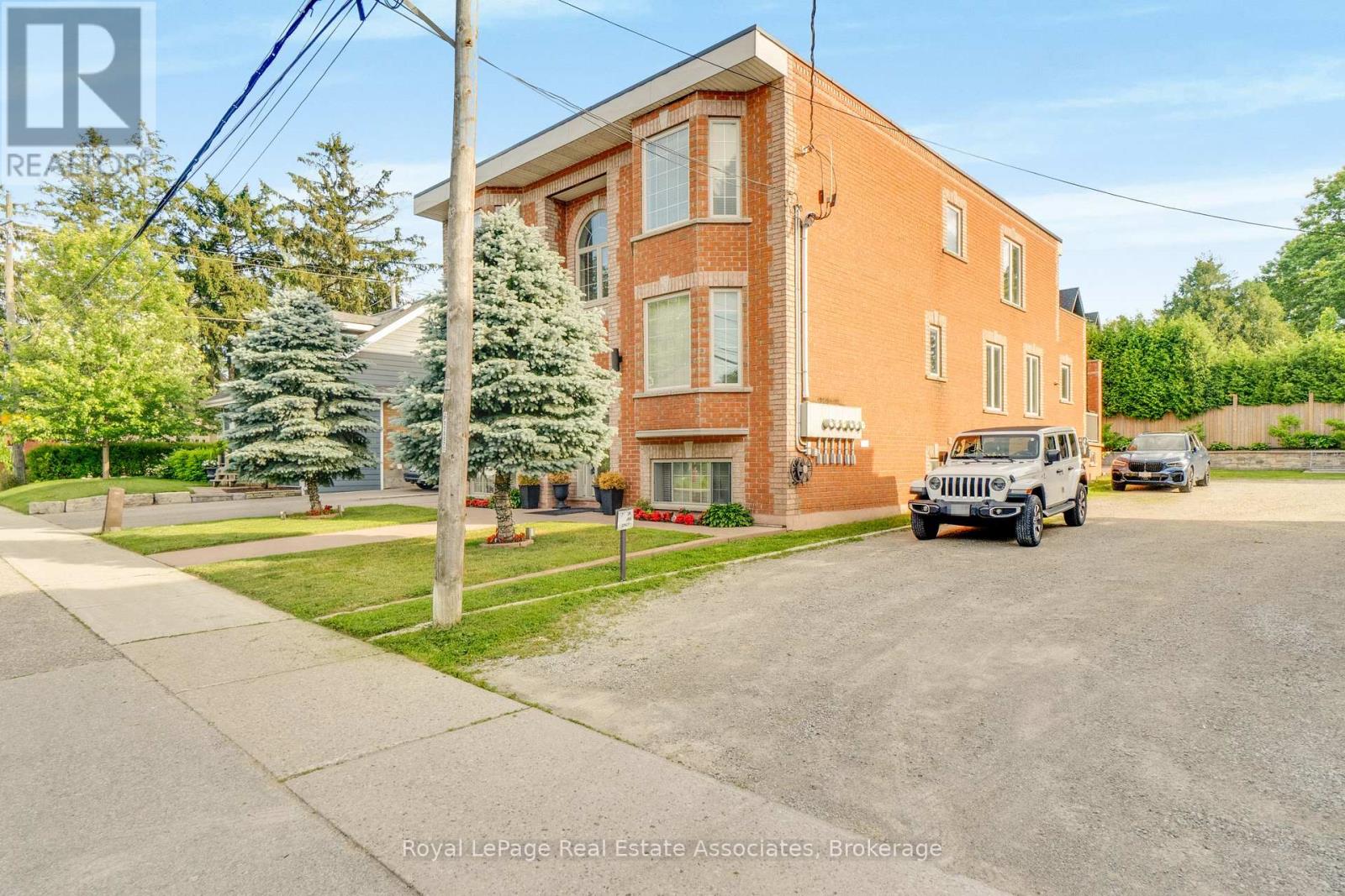 1 - 48 Mississauga Road N, Mississauga, Ontario  L5H 2H8 - Photo 4 - W13485108