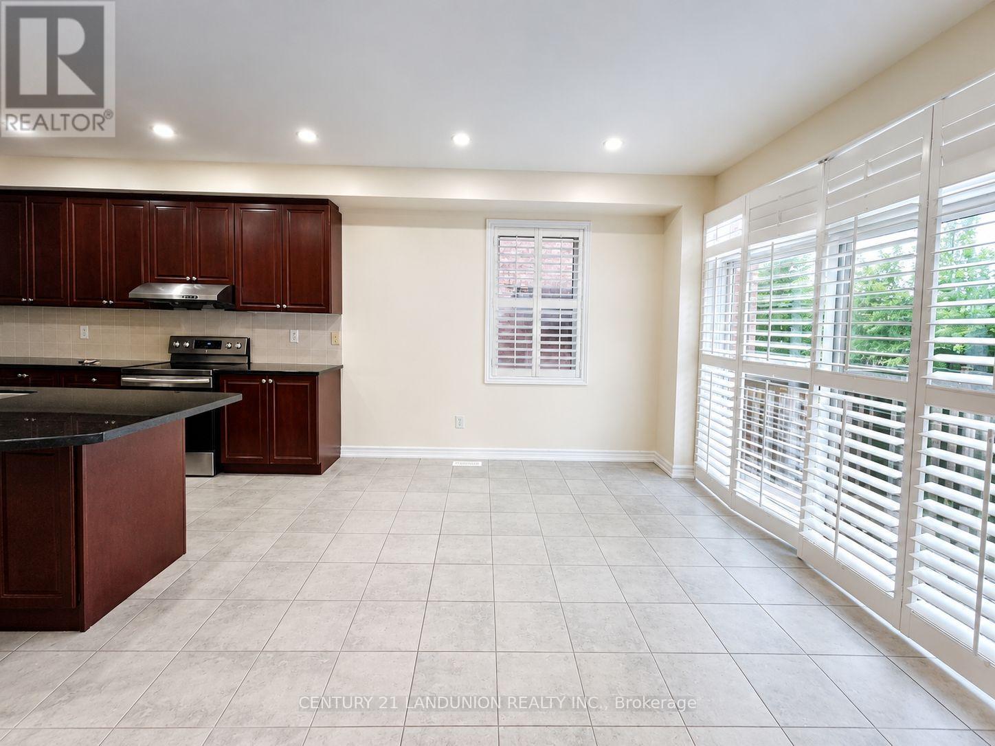 2238 Gladacres Lane, Oakville, Ontario  L6M 0G3 - Photo 14 - W13485116