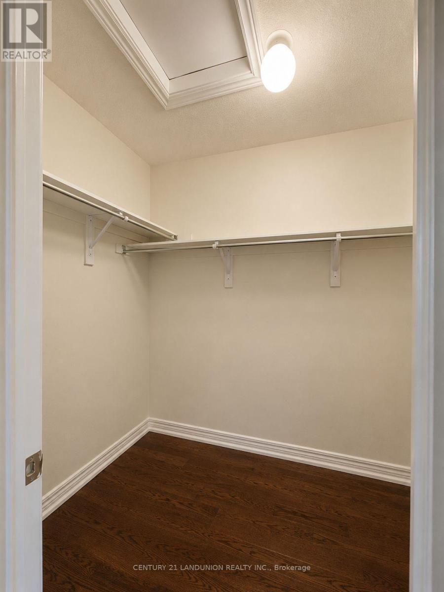 2238 Gladacres Lane, Oakville, Ontario  L6M 0G3 - Photo 19 - W13485116