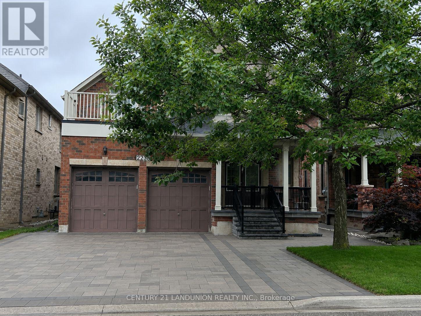 2238 Gladacres Lane, Oakville, Ontario  L6M 0G3 - Photo 4 - W13485116