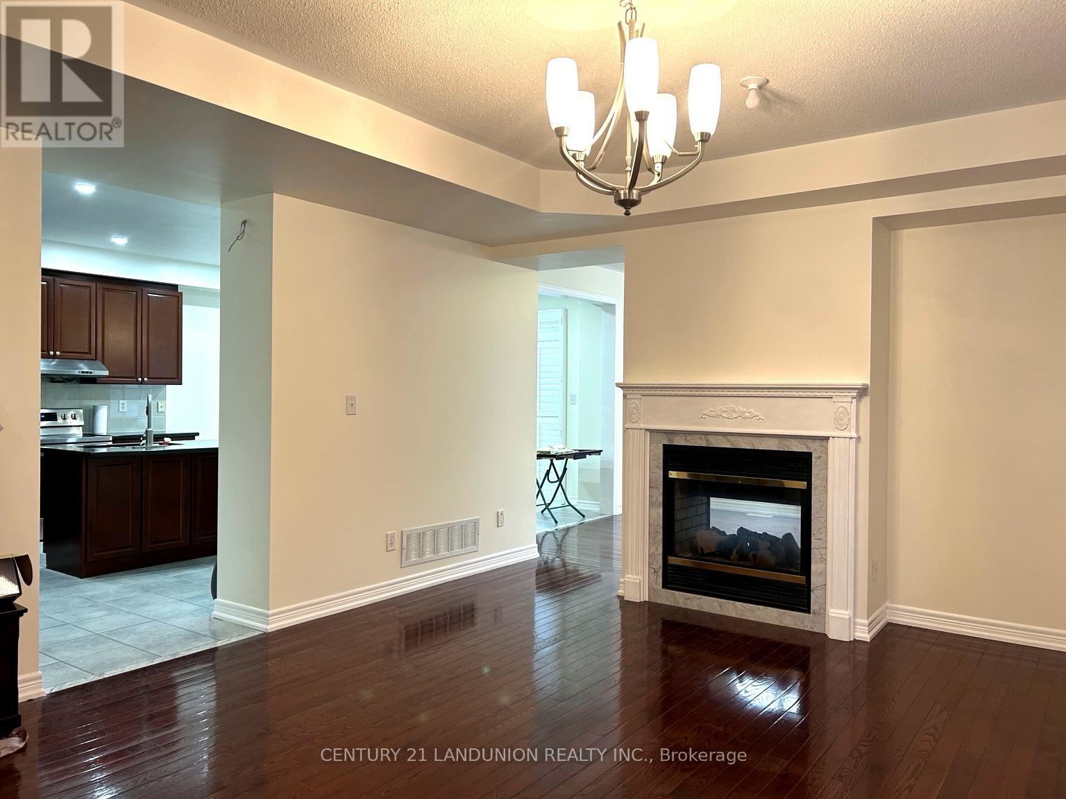 2238 Gladacres Lane, Oakville, Ontario  L6M 0G3 - Photo 8 - W13485116