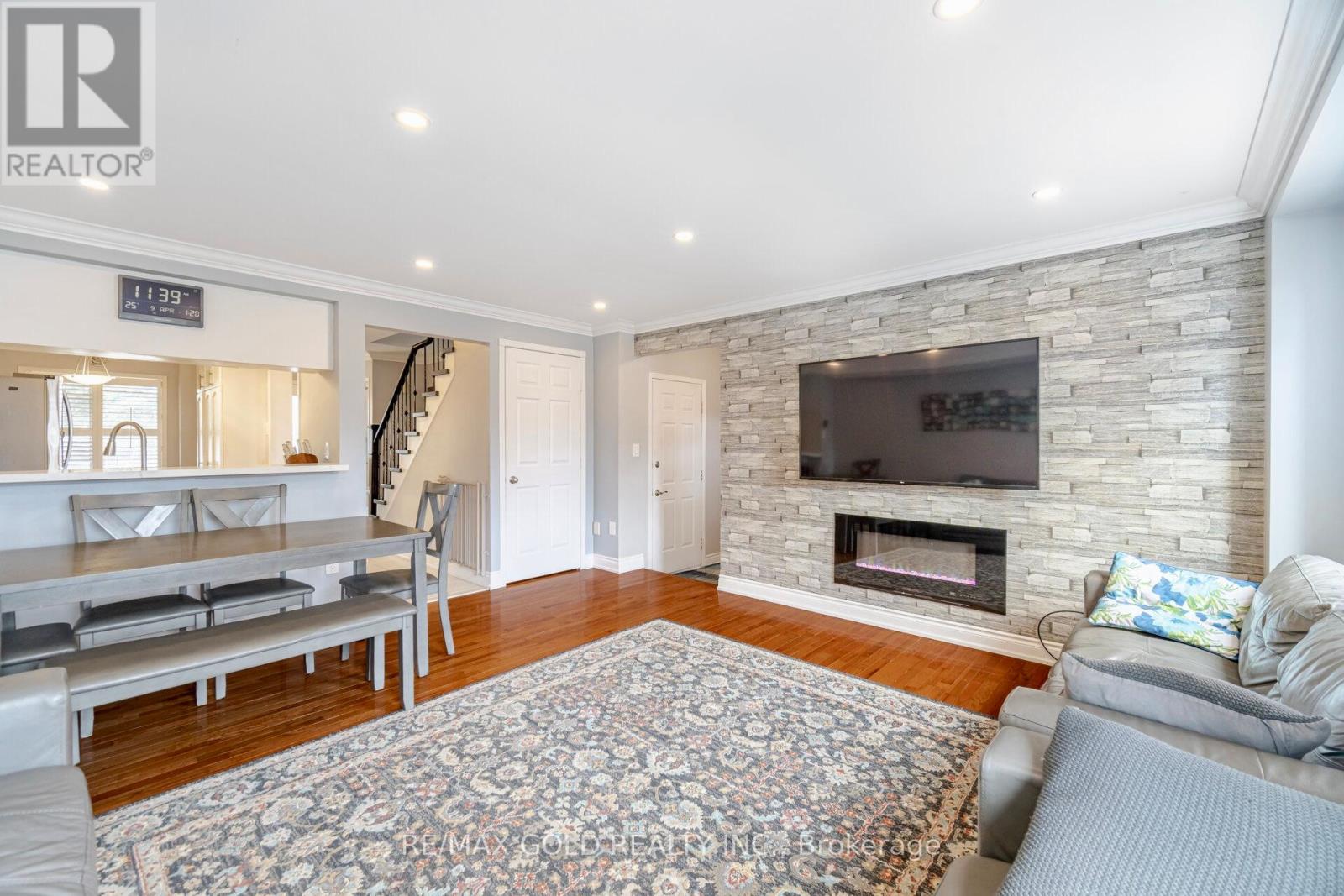 5352 Bushelgrove Circle, Mississauga, Ontario  L5M 6B8 - Photo 11 - W13485140