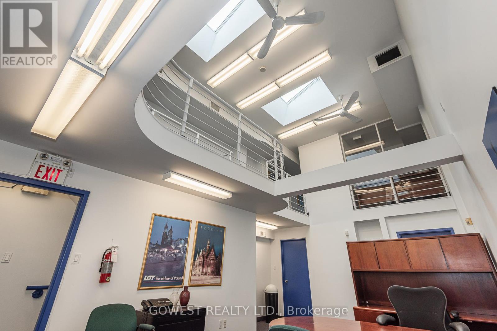 2 &3 Floor - 141 Roncesvalles Avenue, Toronto, Ontario  M6R 2L2 - Photo 10 - W13485156