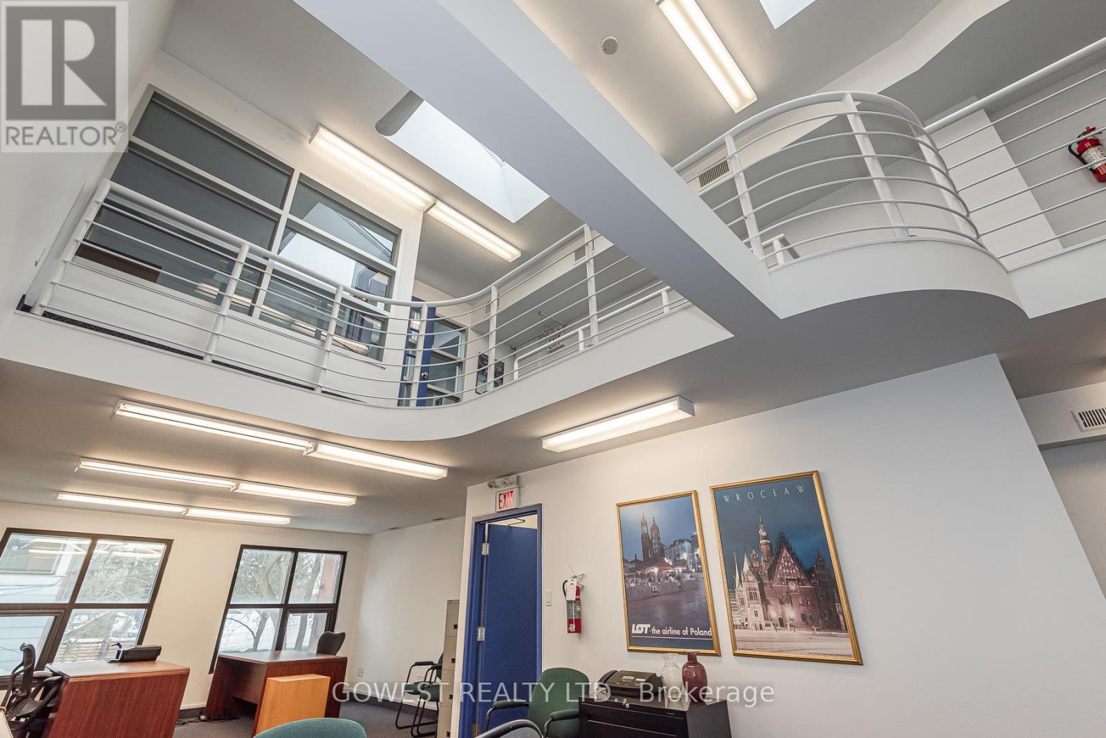 2 &3 Floor - 141 Roncesvalles Avenue, Toronto, Ontario  M6R 2L2 - Photo 9 - W13485156