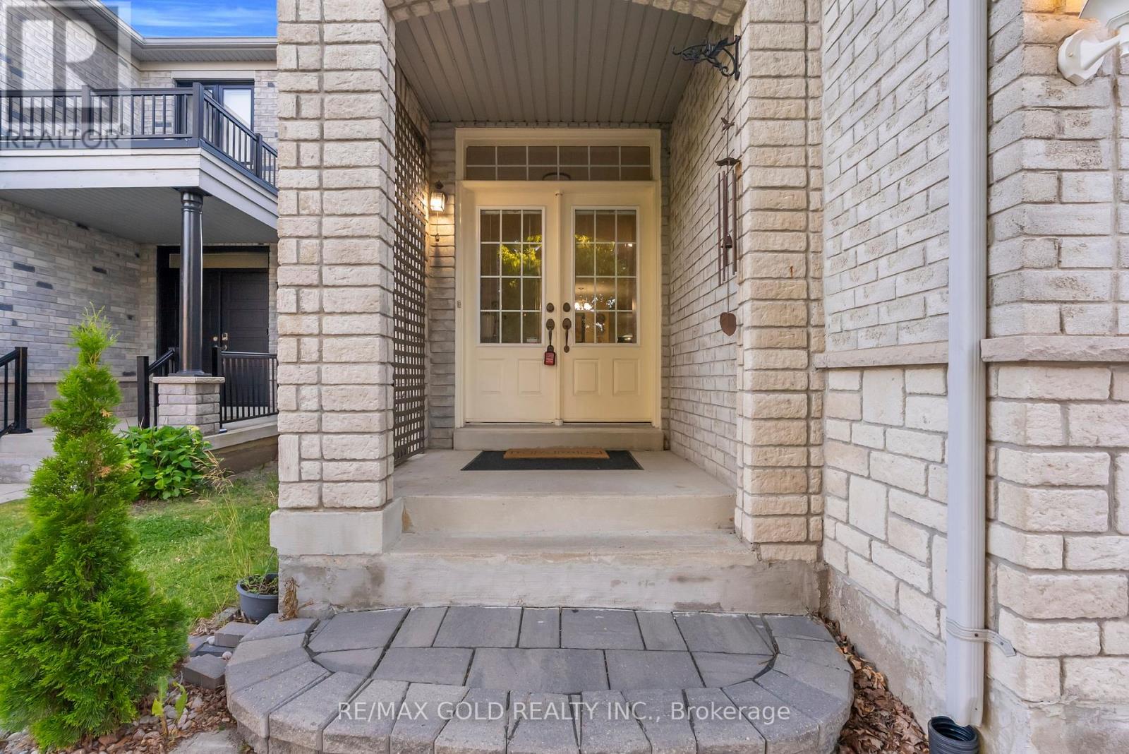 5872 Yachtsman Crossing Boulevard, Mississauga, Ontario  L5M 6P1 - Photo 4 - W13485166