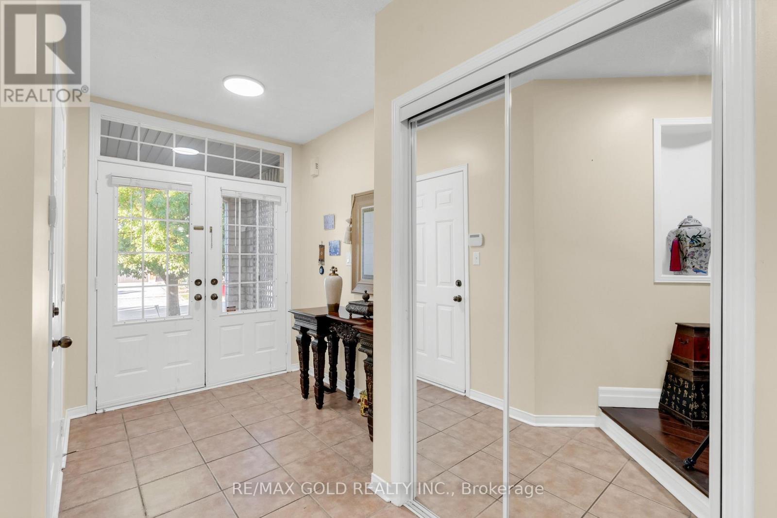 5872 Yachtsman Crossing Boulevard, Mississauga, Ontario  L5M 6P1 - Photo 5 - W13485166
