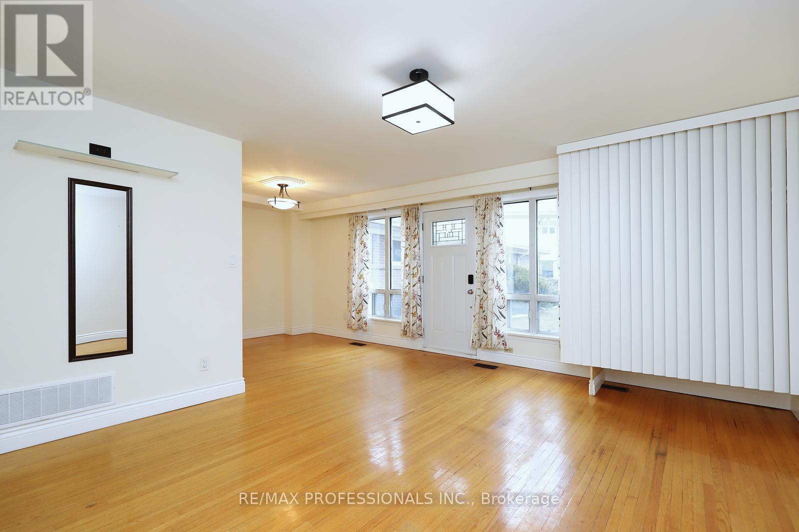 20 - 160 Carsbrooke Road, Toronto, Ontario  M9C 1G9 - Photo 4 - W13485194