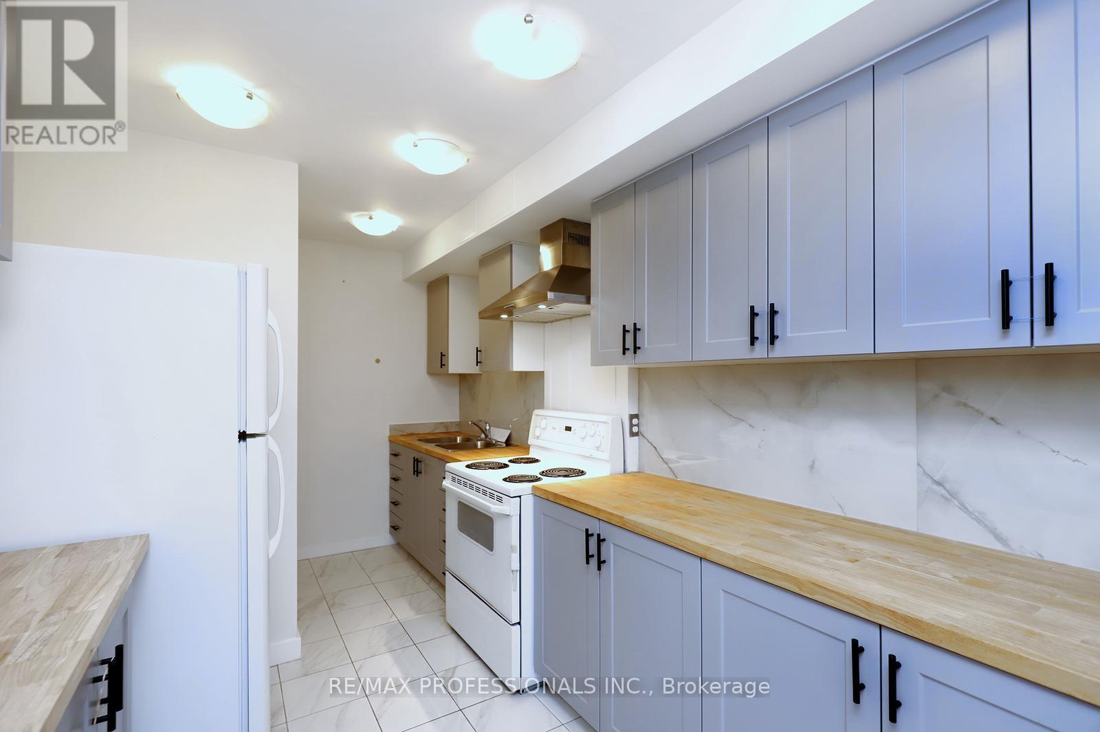 20 - 160 Carsbrooke Road, Toronto, Ontario  M9C 1G9 - Photo 7 - W13485194