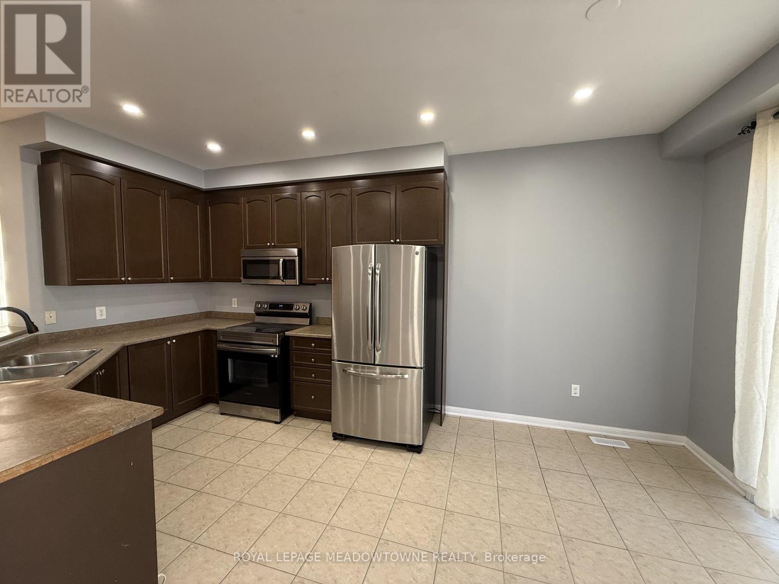 45 Bleasdale Avenue, Brampton, Ontario  L7A 0P6 - Photo 11 - W13485210