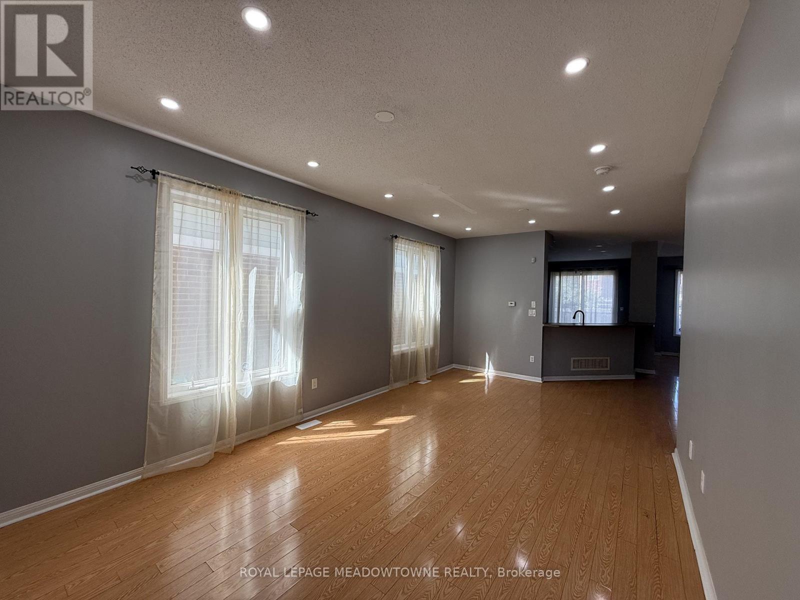 45 Bleasdale Avenue, Brampton, Ontario  L7A 0P6 - Photo 3 - W13485210