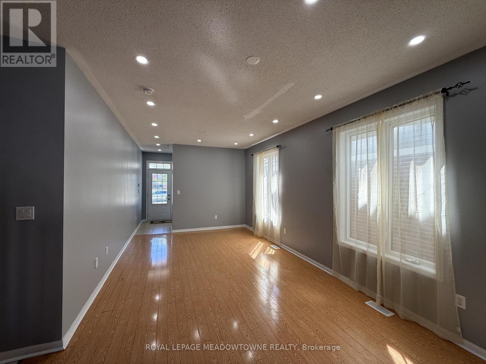 45 Bleasdale Avenue, Brampton, Ontario  L7A 0P6 - Photo 4 - W13485210