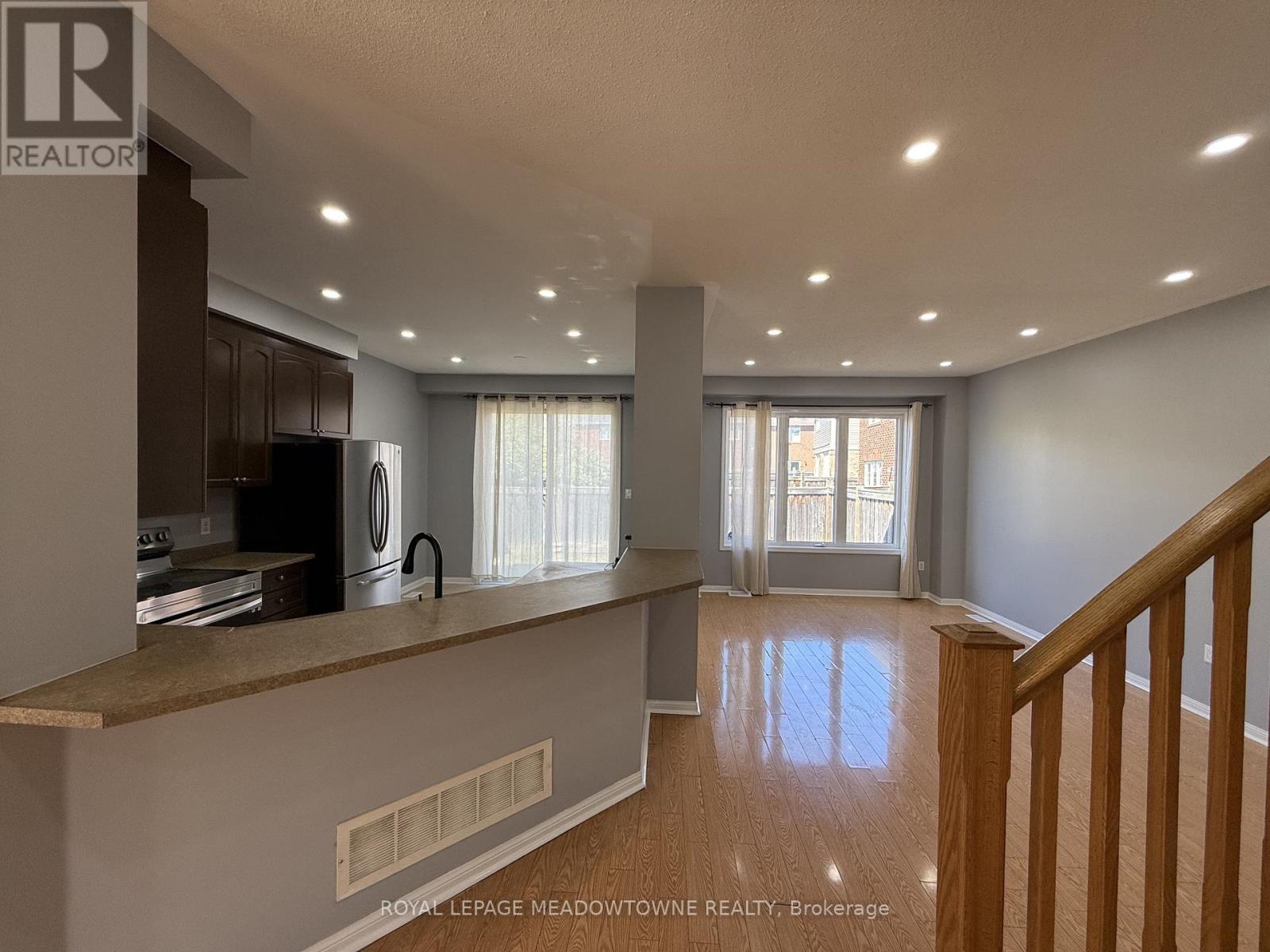 45 Bleasdale Avenue, Brampton, Ontario  L7A 0P6 - Photo 6 - W13485210