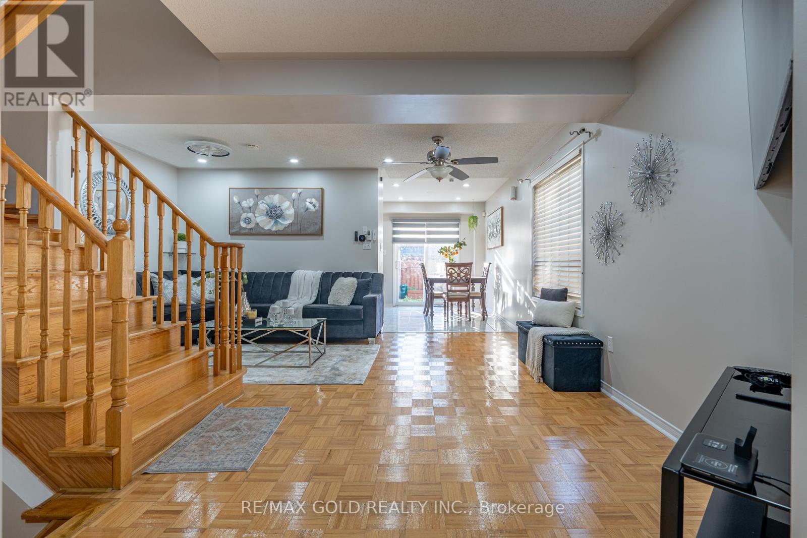 7 Sand Cherry Crescent, Brampton, Ontario  L6R 3A9 - Photo 5 - W13485266