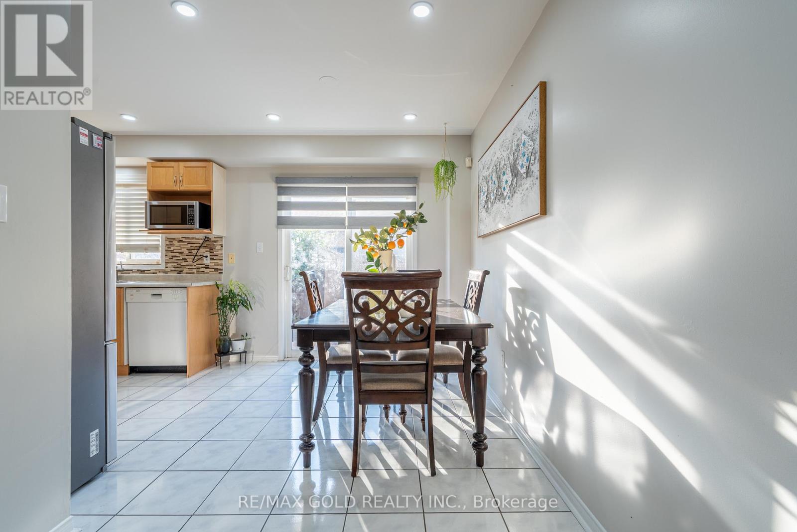 7 Sand Cherry Crescent, Brampton, Ontario  L6R 3A9 - Photo 6 - W13485266