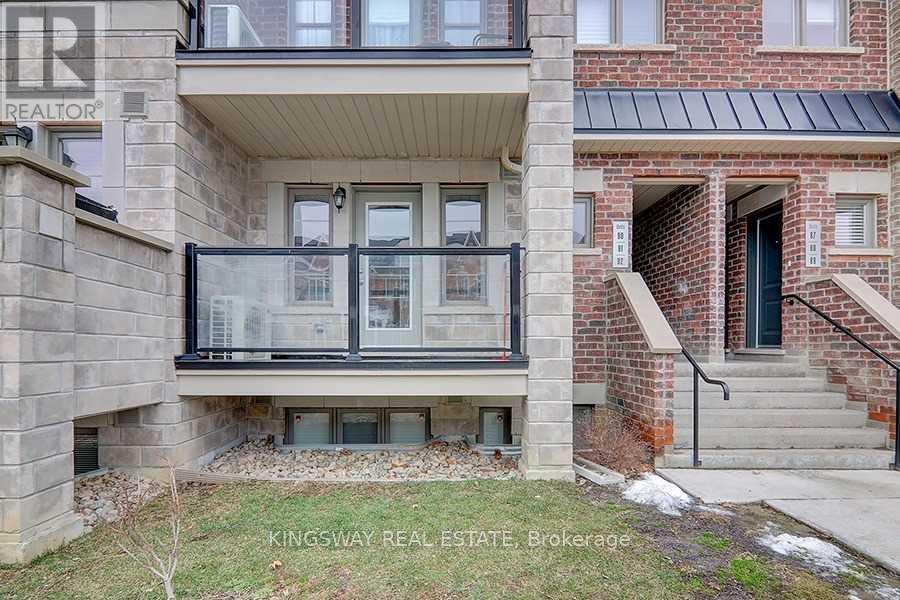 92 - 100 Parrotta Drive, Toronto, Ontario  M9M 0G1 - Photo 3 - W13485304